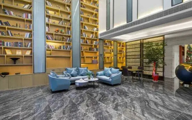 Kyriad Hotel (Xinyang Pingqiao Century Plaza)