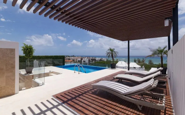 Menesse 205 by CocoBR