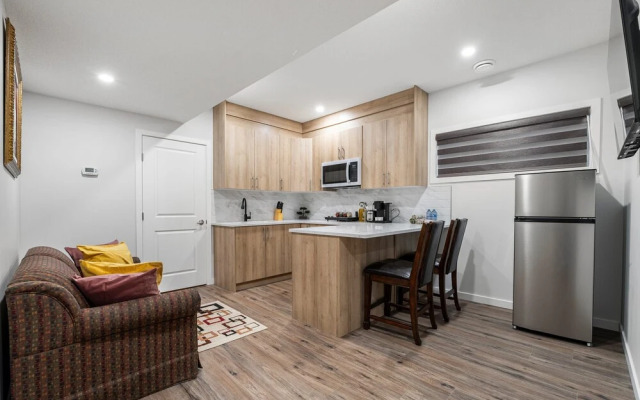 Affordable Long-term Stays Welcome 1BR Suite