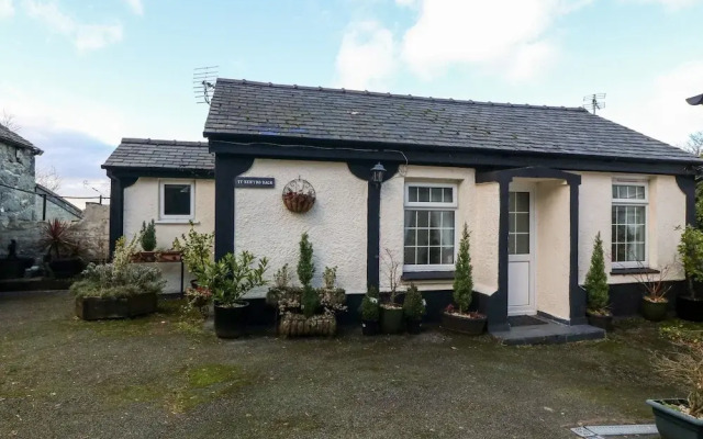 Ty Newydd Bach
