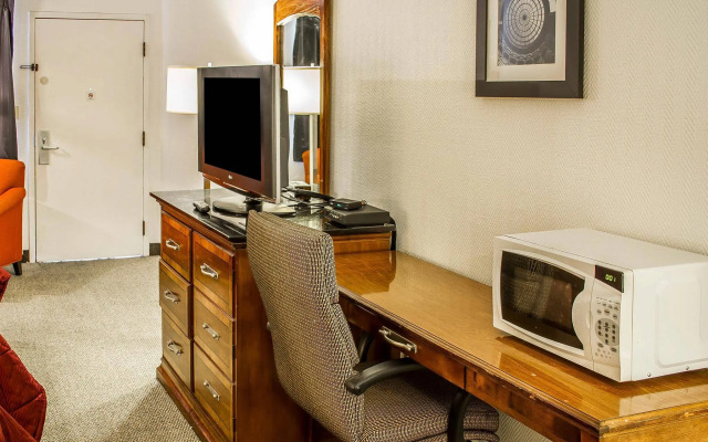 Rodeway Inn & Suites Roseburg