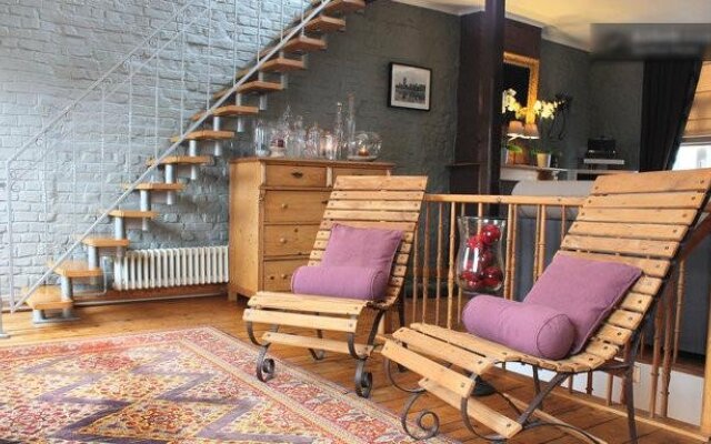 Dinelli's Guesthouse
