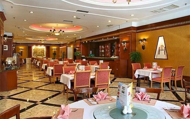 Maxcourt Hotel