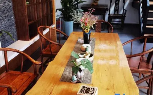 Haifeng Inn