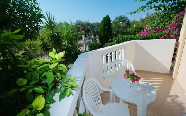 Paul's Garden Studios