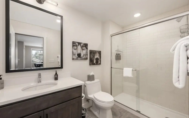 Downtown Flat 2 Bedroom Condo