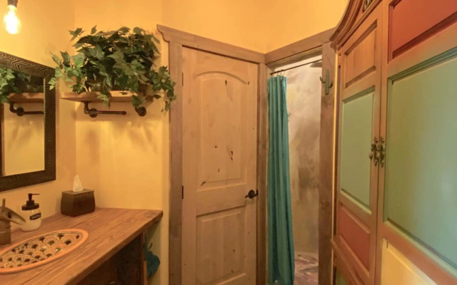 Oranch House, Studio & Wilderness