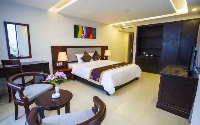 Golden Hotel