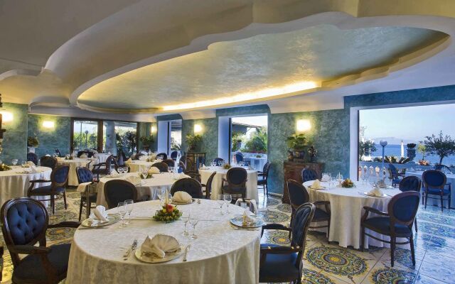 Strand Hotel Terme Delfini