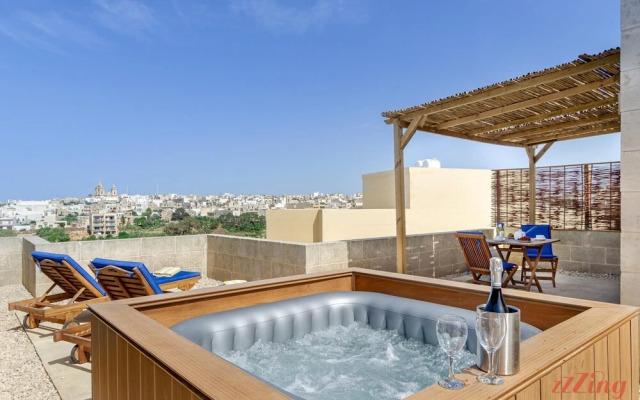 Gozo PH w Private Rooftop Jacuzzi Terrace Views