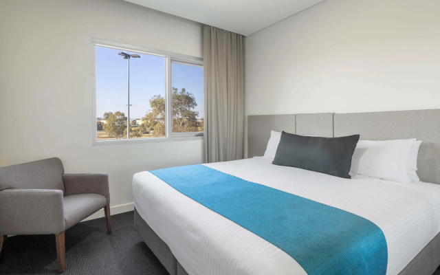 Mantra Melbourne Melton – Guest Rooms – Melbourne