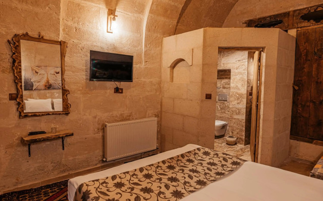 Larissa Cave Hotel