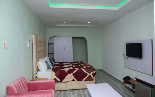 Goddis Apartments Ajah