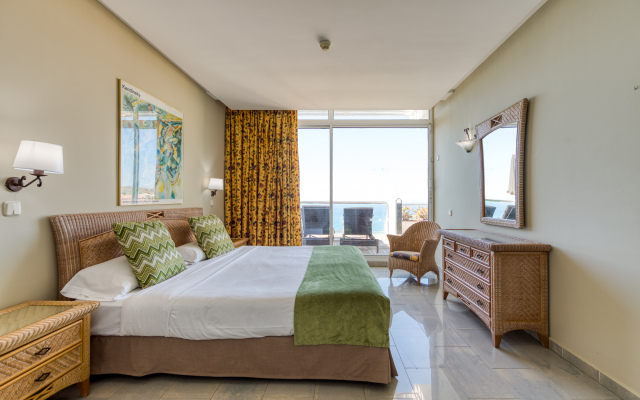 Holiday Club Jardin Amadores