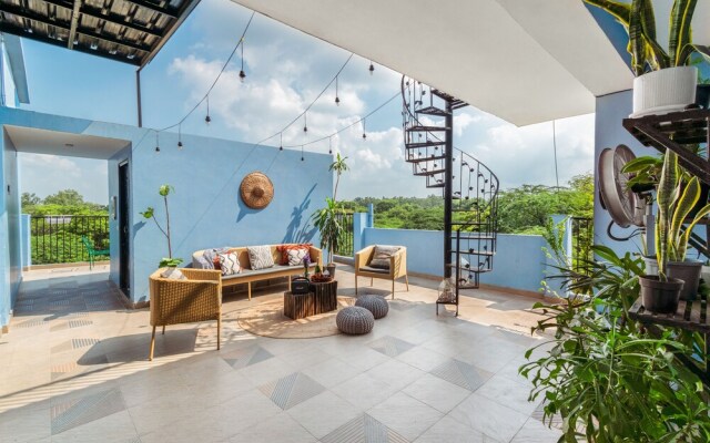 Minimalist Poshtel & Suites