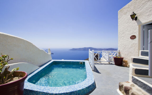 Pearl on the Cliff Hotel & Suites