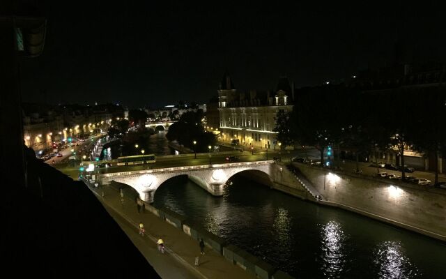 Hotel Les Rives De Notre Dame