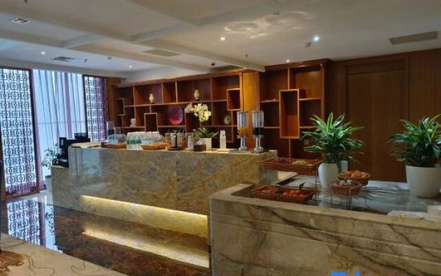 Beijing GuoMen Business Hotel