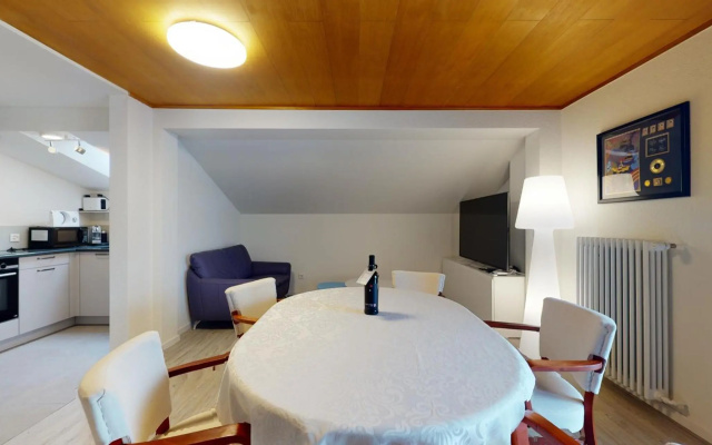 Modern and charming apartment on the shores of Lake Lucerne – Guest Rooms – Gersau