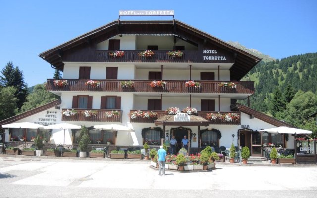 Albergo Torretta - Hotel in Trentino