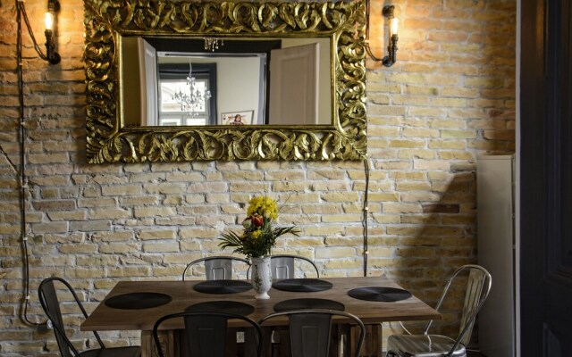 New - Walnuttree Double 12 Person Apartment Central in Budapest - Hungary