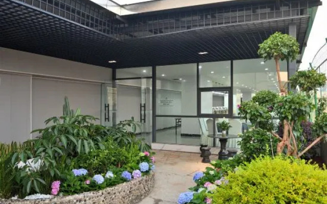 ELong ETang Hotel (Kunming Railway Station Joy City Center)