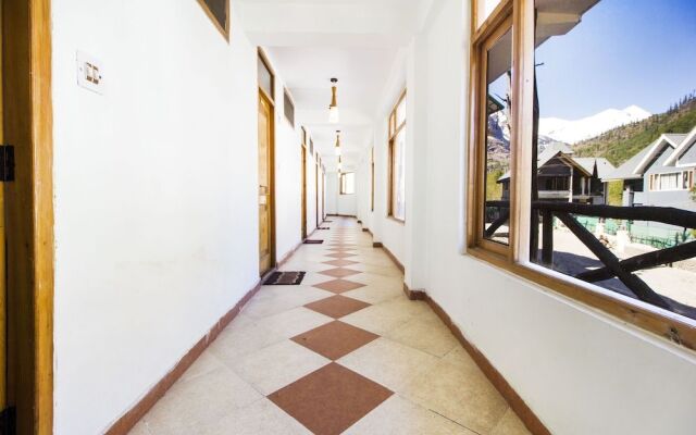 FabHotel Whispiring Wood