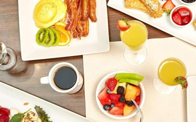 Best Western Plus Port O'Call Hotel