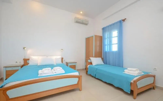 Crystal Naxos 2 Apartments at Mikri Vigla