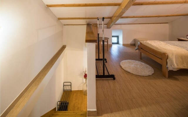 Stunning Home in Sosici With Wifi and 2 Bedrooms