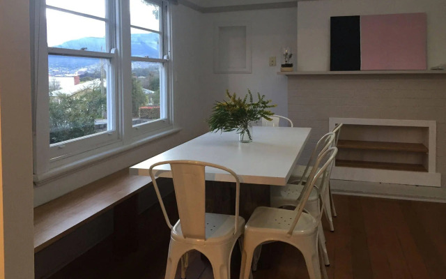 Kangaroo Bay Apartments