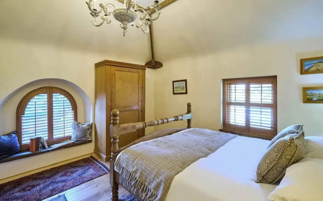 Host Stay The Chapel