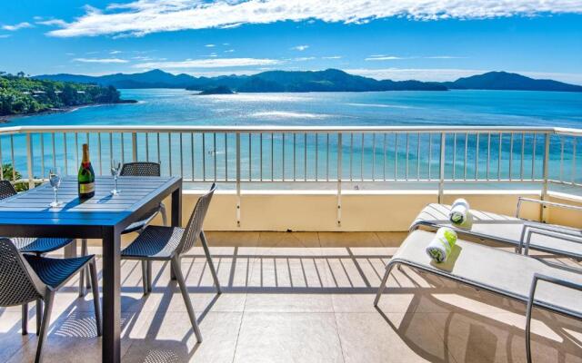 Whitsunday East 1106 on Hamilton Island by HamoRent