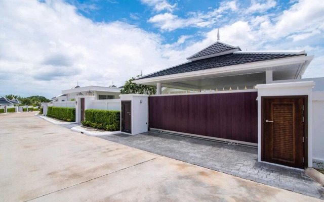 Luxury Modern 4 Bedroom Pool FH108