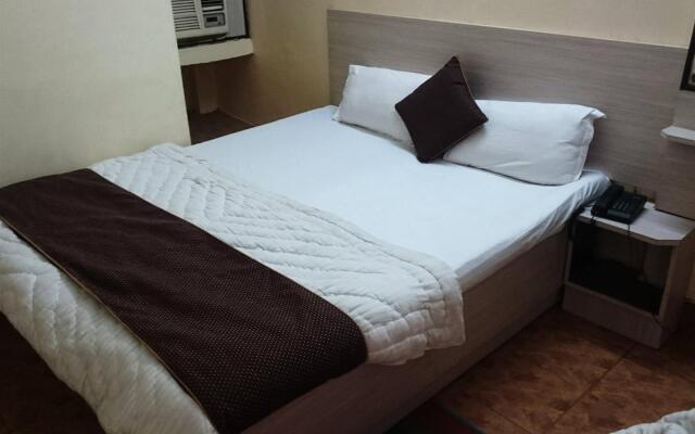Hotel Aditya Inn – Guest Rooms – Varanasi