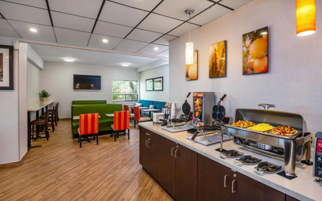 Comfort Inn & Suites Barrie