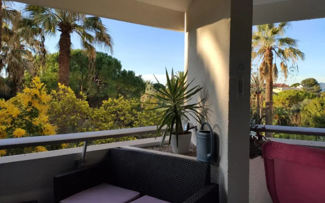 Très beau T2 dans parc montfleury ,proche centre ,au calme 44 bd Montfleury - Apartment in Cannes - Photo 2