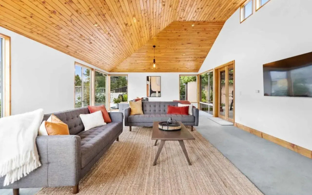 Tahuna Lakeside - 3 min walk to town