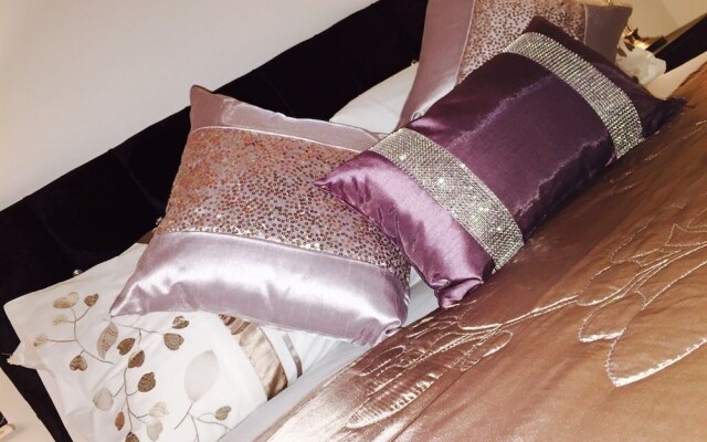 Lux Aparts Bradford Central
