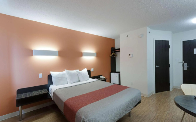 Motel 6 Brandon, MB