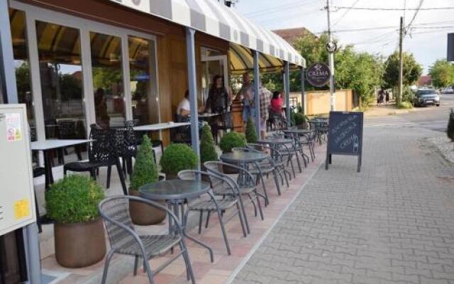 Отель Crema Residence