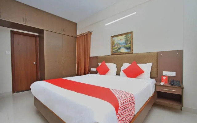 OYO 10379 Hotel Varcity Sapphire