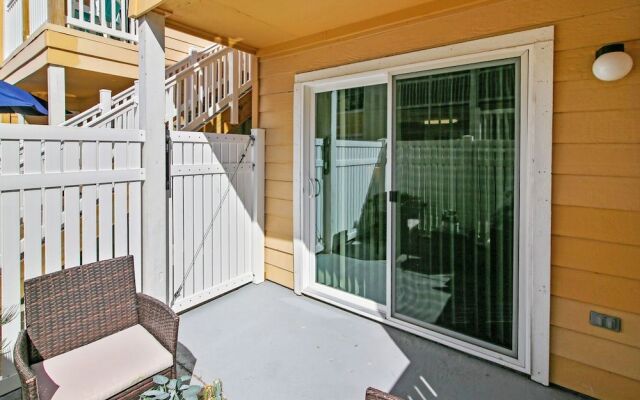Palms at Cove View 1011-birder's Delight