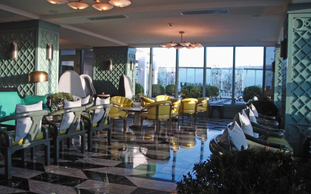 Icon Residences By Sunnyside Hotel and Resorts
