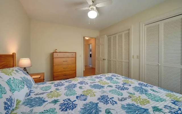 Wilmington Rental ~ 4 Mi to Wrightsville Beach!