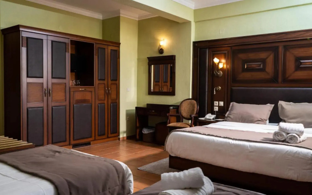 Dellas Boutique Hotel