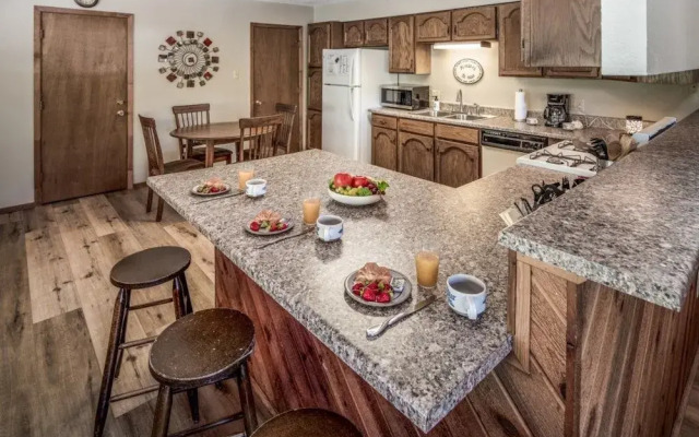 English - Three Bedroom Cabin