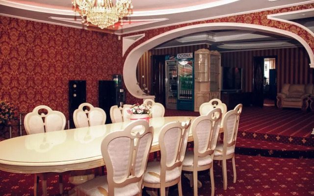 Golden Palace Resort and Spa