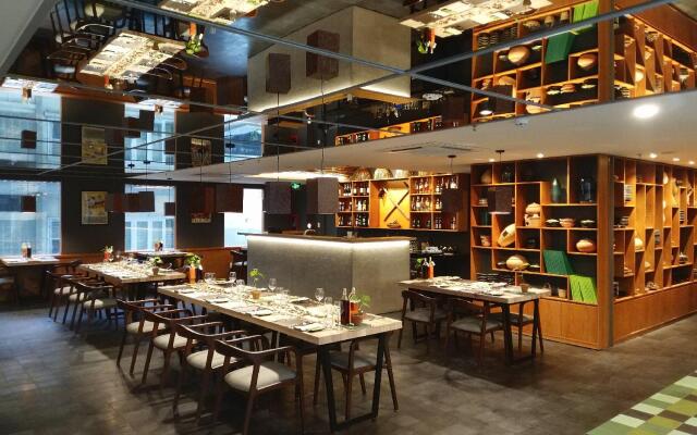 EMM Hotel Saigon