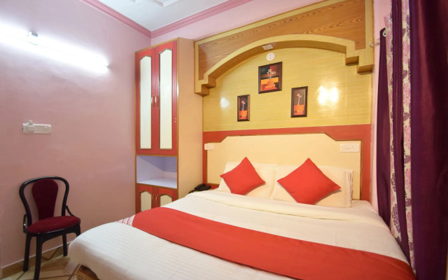 OYO Rooms Mall Road View
